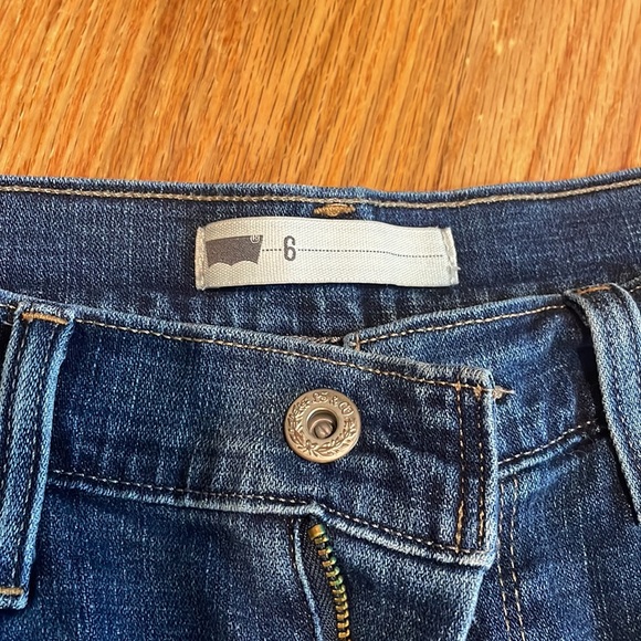 Levi’s crops size 6 - Picture 2 of 4